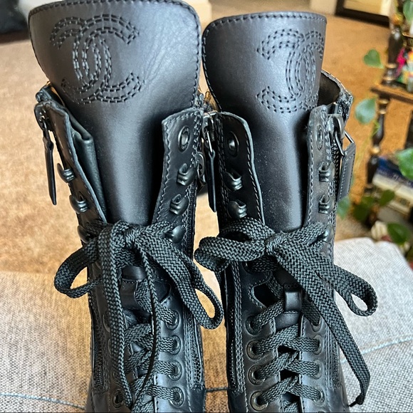 NWOT Chanel Quilted CC Lace Up Combat - Picture 3 of 14
